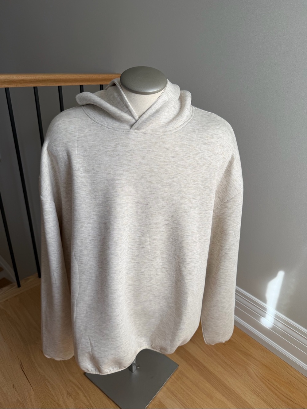 Old Navy Men’s Cream Bounce Fleece Hoodie Sweater